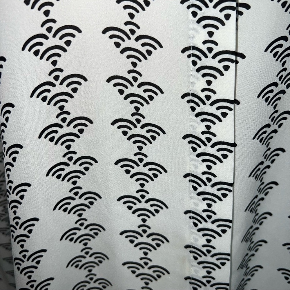 Theory 100% Silk Printed Button Front Ivory Black Blouse Women’s Petite Small - Picture 6 of 12